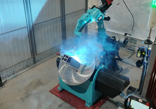 Робот для сварки кронштейна опоры