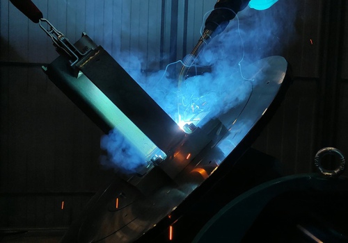 Робот для сварки кронштейна опоры