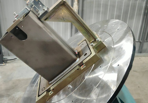 Робот для сварки кронштейна опоры