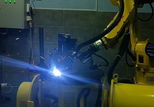 Робот для ВУЗа с камерой записи сварки