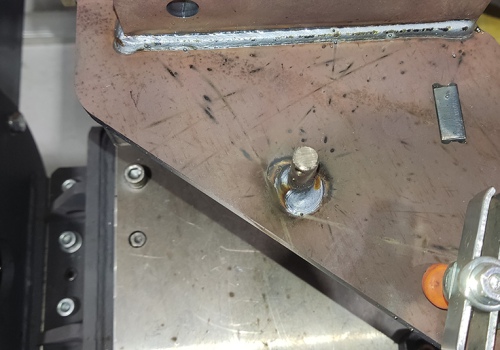 Робот для сварки рычагов и кронштейнов