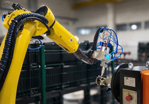 Робот для лазерной сварки ступиц