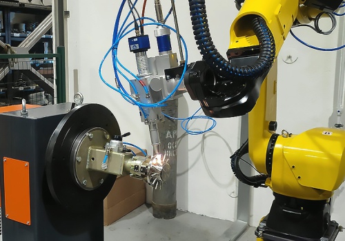 Робот для лазерной сварки ступиц